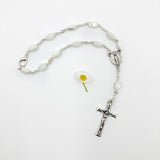 Taufrosenkranz, Geschenk Taufe, Taufgeschenk, weißer Rosenkranz, Kinderrosenkranz, Rosenkranz zur Taufe, Perlmuttrosenkranz, Perlmut, Perlmutt, kleiner Rosenrkanz, Kurzer Rosenkranz, Autorosenkranz, oval