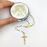 Perlmutt Rosenkranz weiß weiss mit Herz Herzchen Zwischenperlen gold goldfarben Rosenkranzdose Dose für Rosenkranz kommunionsrosenkranz rosenkranzkette echt perlmut kommunionsgeschenk Erstkommunion Etui Aufbewahrung Rosenkranz Metalldose Schmuckdose Schmuckaufbewahrung Taufschmuck religiöses und christliches Motiv Kelch Geschenk Konfirmation Firmung KommunionErstkommunion Taufe Taufgeschenk für Mädchen katholisches Motiv religiöses