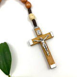 Holz Rosenkranz Rosenkranzkette, Gebetskette Dekorosenkranz, Holzrosenkranz zur Dekoration, braun haselnussbraun helle zwischenperlen kruzifix geknüpfter geschenk mann männer bischof pfarrer männerrosenkranz firmung konfirmation junge bub ovale holzperlen geschenk führerschein autorosenkranz