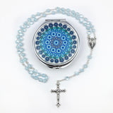 blauer Rosenkranz für Junge Bub Taufe Geschenk zur Kommunion hellblau mit Etui Fisch Fischmotiv Schmuckdose Dose Metall christliches Motiv katholisch Geschenk Kommunionsrosenkranz Konfirmation Firmung Rosenkranz für Jungen Buben Bub Mann mit Rosenkranzdose Taufschmuck Jugendweihe Taufe