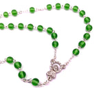 Klassischer Rosenkranz, Glas grün grasgrün Glasperlen Geschenk für Jungen Bub Buben Mann zur Konfirmation Firmung Konfirmationsgeschenk Firmungsgeschenk Firmpate Firmpatin Rosenkranzkette Kommunion Kommuniongeschenk Junge