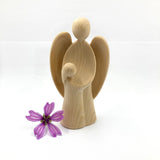 Engel mit Mädchen, 11,5 cm, Zirbe