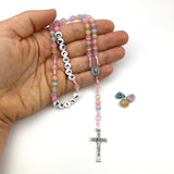 Design-Edition: bunter Regenbogen-Rosenkranz, mit Name