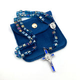 Design-Unikat: Rosenkranz quadratische Glasperlen, blau