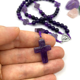 echt Amethyst handgemacht handgeknüpft geknüpft Design Rosenkranz Unikat individuell geknüpft handgeknüpft Edelstein Edelsteinrosenkranz Perlen lila violett Amethyst Edelsteinkreuz Geschenk Mädchen Konfirmation Firmung Taufe Erstkommunion Kommunion Rosenquarz Autorosenkranz Rosenkranz Jugendweihe Katholisch christlich