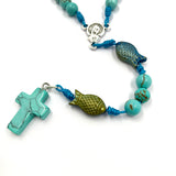Design Rosenkranz Unikat individuell geknüpft handgeknüpft Edelstein Edelsteinrosenkranz Perlen Türkis Edelsteinkreuz türkis blau hellblau dunkelblau Geschenk Bub Junge Mann Konfirmation Firmung Erstkommunion Kommunion Fisch Fischperlen Zwischenperlen 6 mm Autorosenkranz Rosenkranz Jugendweihe Katholisch christlich