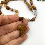 Handgefertigter Rosenkranz aus Bambus-Achat und Birnenholz braun beige Zwischenperlen Geschenk Pfarrer Priester Priesterweihe Junge Mann Opa Kommunion ERstkommunion Firmung Konfirmation