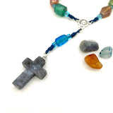 Design-Rosenkranz Unikat besonderer Rosenkranz für Jungen Konfirmation Firmung individuell  Taufe Taufgeschenk Kommunion Erstkommunion Geschenk handgeknüpft Unikat geknüpft Individueller Rosenkranz für Jungen Männer Geschenk zur Firmung Rosenkranzkette bunt grün blau personalisiert Edelsteinperlen Edelsteinrosenkranz, Geschenk Konfirmation Jungen Jugendweihe blau bunt kurzer Zehner Rosenkranz klein kurz bunt grün blau