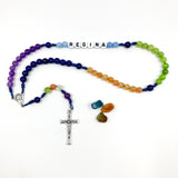 Edelstein Rosenkranz individualisierbar Namen Namensperlen Namensrosenkranz Rosenkranz mit Name Lapislazuli personalisierbar personalisiert Nonnen Goldenstein Klosterschwestern Salzburg Kämpferinnen Gerechtigkeit drei schwestern Goldenstein Peridot tigerauge Amethyst Aquamarin Karneol Special Edition