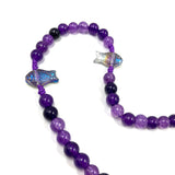 Design Rosenkranz Unikat individuell geknüpft handgeknüpft Edelstein Edelsteinrosenkranz Perlen lila violett Amethyst Edelsteinkreuz Geschenk Mädchen Konfirmation Firmung Erstkommunion Kommunion Fisch Fischperlen Zwischenperlen 6 mm Autorosenkranz Rosenkranz Jugendweihe Katholisch christlich