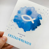 moderne Glückwunschkarte zur Kommunion Erstkommunion für Jungen und Mädchen Fisch Fischmotiv blau hellblau türkis Kommunionskarte Erstkommunionskarte Glückwünsche zur Kommunion christliches Motiv für Bub Buben