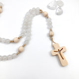 Rosenkranz Nonnen Goldenstein Klosterschwestern Salzburg drei schwestern Goldenstein Zirbe Zirbenholzperlen handgemachter Rosenkranz Österreichhandgefertogt handgeknüpft Spende Spenden limitierte Rosenkranz Edition Rosenkranz kaufen Österreich