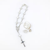 Rosenkranz weiss weiß echt Perlmutt Perlmut Perlmuttperlen kurz kurzer Geschenk für Mädchen zur Kommunion Erstkommunion Autorosenkranz Rosenkranz mit Verschluss fürs Auto Taufe Taufgeschenk Taufrosenkranz Kommunionsrosenkranz Junge