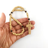 Holzrosenkranz, geknüpft, modernes Kreuz