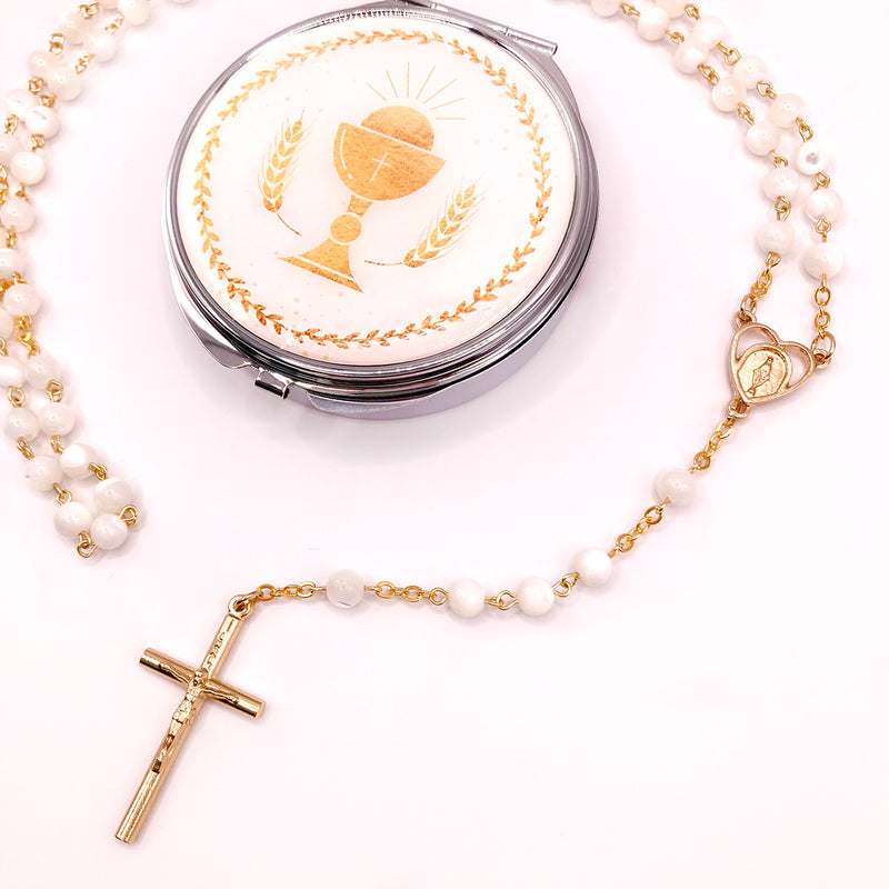 Rosenkranzdose Dose für Rosenkranz kommunionsrosenkranz rosenkranzkette echt perlmutt kommunionsgeschenk Erstkommunion Etui Aufbewahrung Rosenkranz Metalldose Schmuckdose Schmuckaufbewahrung, Taufschmuck weiß gold rund 7cm religiöses und christliches Motiv: Kelch Geschenk Konfirmation Firmung KommunionErstkommunion Taufe Taufgeschenk, Reiseschmuckdose Reiseschmucketui für Jungen Jungs Bub Buben Mädchen katholisches Motiv religiöses Set Geschenkset 