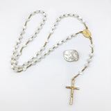 Perlmutt Rosenkranz weiß weiss mit Herz Herzchen Zwischenperlen gold goldfarben Rosenkranzdose Dose für Rosenkranz kommunionsrosenkranz rosenkranzkette echt perlmut kommunionsgeschenk Erstkommunion Etui Aufbewahrung Rosenkranz Metalldose Schmuckdose Schmuckaufbewahrung Taufschmuck religiöses und christliches Motiv Kelch Geschenk Konfirmation Firmung KommunionErstkommunion Taufe Taufgeschenk für Mädchen katholisches Motiv religiöses