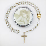 Perlmutt Rosenkranz weiß weiss mit Herz Herzchen Zwischenperlen gold goldfarben Rosenkranzdose Dose für Rosenkranz kommunionsrosenkranz rosenkranzkette echt perlmut kommunionsgeschenk Erstkommunion Etui Aufbewahrung Rosenkranz Metalldose Schmuckdose Schmuckaufbewahrung Taufschmuck religiöses und christliches Motiv Kelch Geschenk Konfirmation Firmung KommunionErstkommunion Taufe Taufgeschenk für Mädchen katholisches Motiv religiöses