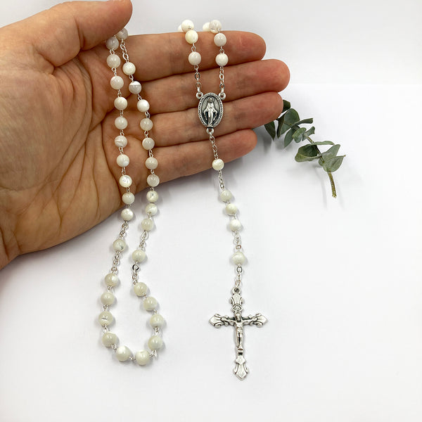 Rosenkranz, weißer Rosenkranz, Perlmuttosenkranz, Perlmutt weiß, Erstkommunion Geschenk für Mädchen, Kommunionsrosenkranz, Hochzeit, langer Rosenkranz, weiße Perlmuttperlen, kleine Kreuzchen als Zwischenperle