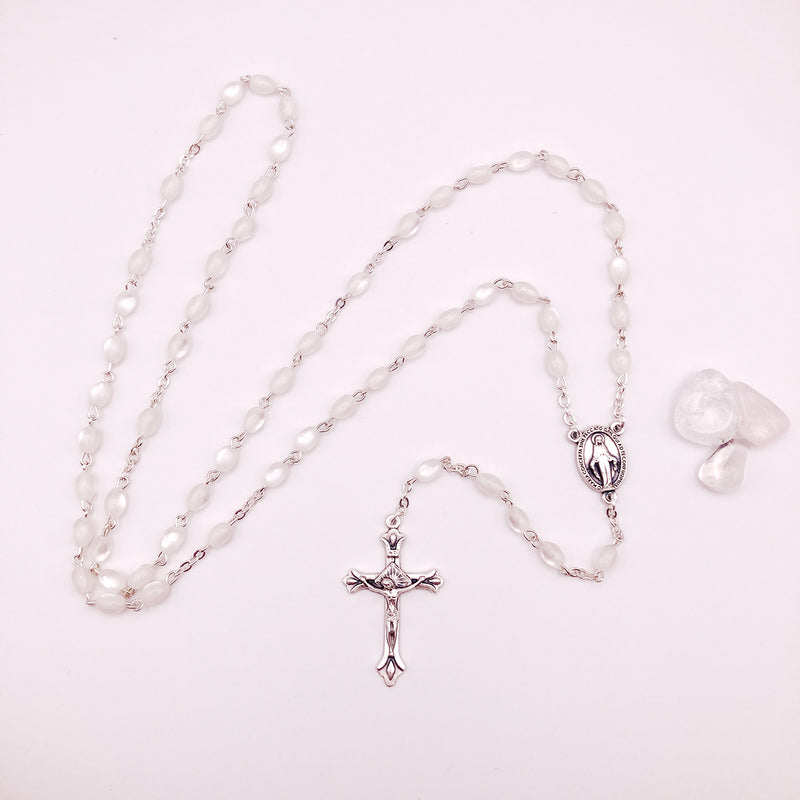 Kommunionsrosenkranz für Mädchen Jungen Bub Buben zur silber silberfarben Erstkommunion Geschenk set etui kelch Rosenkranzdose Dose für Rosenkranz kommunionsrosenkranz rosenkranzkette weiß weiße perlen weiss kommunionsgeschenk Erstkommunion Etui Aufbewahrung Rosenkranz Metalldose Schmuckdose Schmuckaufbewahrung, Taufschmuck weiß gold rund 7cm religiöses und christliches Motiv: Kelch Geschenk Konfirmation Firmung KommunionErstkommunion Taufe Taufgeschenk für Mädchen katholisches Motiv religiöses