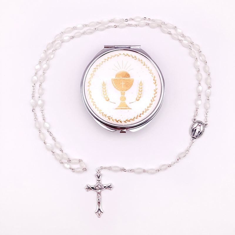 Kommunionsrosenkranz für Mädchen Jungen Bub Buben zur silber silberfarben Erstkommunion Geschenk set etui kelch Rosenkranzdose Dose für Rosenkranz kommunionsrosenkranz rosenkranzkette weiß weiße perlen weiss kommunionsgeschenk Erstkommunion Etui Aufbewahrung Rosenkranz Metalldose Schmuckdose Schmuckaufbewahrung, Taufschmuck weiß gold rund 7cm religiöses und christliches Motiv: Kelch Geschenk Konfirmation Firmung KommunionErstkommunion Taufe Taufgeschenk für Mädchen katholisches Motiv religiöses