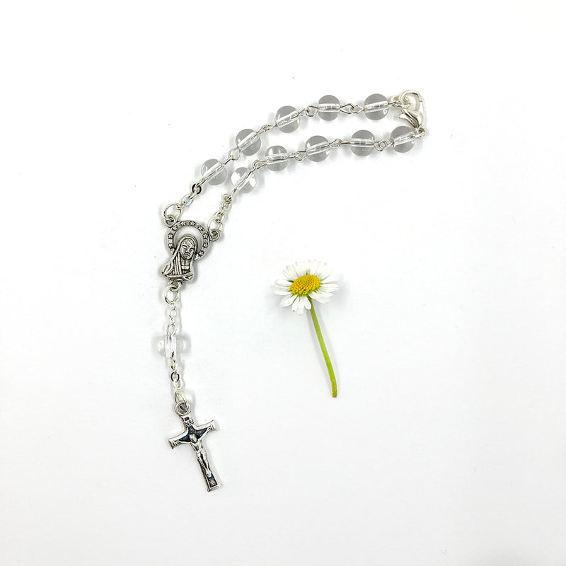 Katholischer Auto 10er Rosenkranz aus gummierten Glasperlen, Kreuz