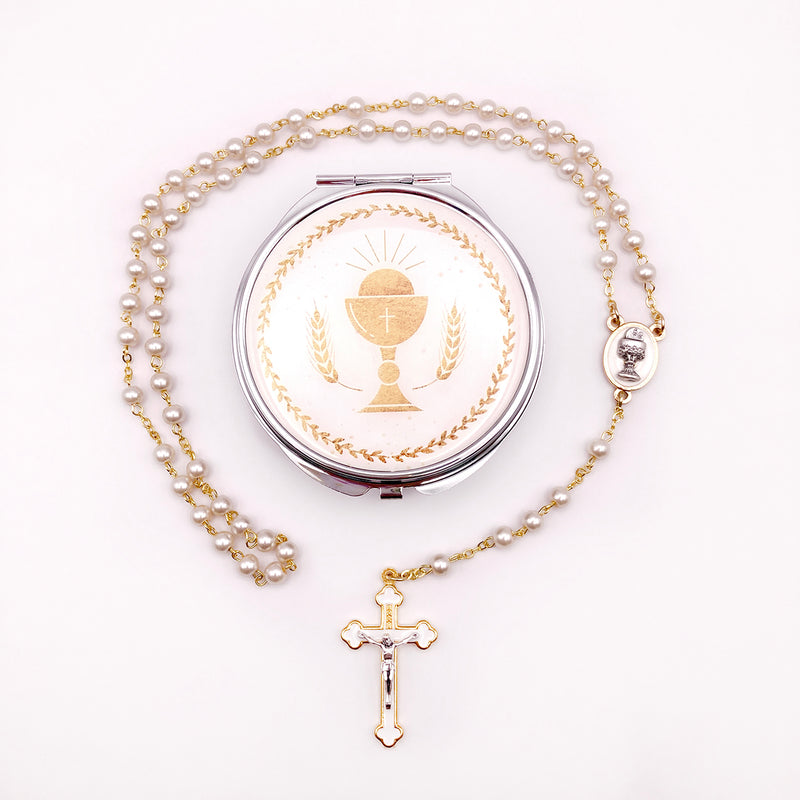 Kommunionsrosenkranz für Mädchen zur Erstkommunion Geschenk set etui kelch Rosenkranzdose Dose für Rosenkranz kommunionsrosenkranz rosenkranzkette echt perlmutt kommunionsgeschenk Erstkommunion Etui Aufbewahrung Rosenkranz Metalldose Schmuckdose Schmuckaufbewahrung, Taufschmuck weiß gold rund 7cm religiöses und christliches Motiv: Kelch Geschenk Konfirmation Firmung KommunionErstkommunion Taufe Taufgeschenk für Mädchen katholisches Motiv religiöses