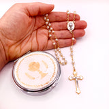 Kommunionsrosenkranz für Mädchen zur Erstkommunion Geschenk set etui kelch Rosenkranzdose Dose für Rosenkranz kommunionsrosenkranz rosenkranzkette echt perlmutt kommunionsgeschenk Erstkommunion Etui Aufbewahrung Rosenkranz Metalldose Schmuckdose Schmuckaufbewahrung, Taufschmuck weiß gold rund 7cm religiöses und christliches Motiv: Kelch Geschenk Konfirmation Firmung KommunionErstkommunion Taufe Taufgeschenk für Mädchen katholisches Motiv religiöses