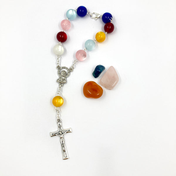 Kurzer Auto-Rosenkranz, Glas, bunt, mehrere Farben, multicolour, multicolor, Bunter Rosenkranz, Kurzer Zehner Rosenkranz, Geschenk zur Taufe, Taufrosenkranz, Konfirmationsgeschenk, Geschenk für Jungen und Mädchen zur Jugendweihe, Firmung, Erstkommunion