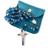 Design-Unikat: Rosenkranz quadratische Glasperlen, blau