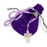Design Rosenkranz Unikat individuell geknüpft handgeknüpft Edelstein Edelsteinrosenkranz Perlen lila violett Amethyst Edelsteinkreuz Geschenk Mädchen Konfirmation Firmung Erstkommunion Kommunion Rosenquarz Autorosenkranz Rosenkranz Jugendweihe Katholisch christlich 