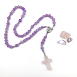 Design Rosenkranz Unikat individuell geknüpft handgeknüpft Edelstein Edelsteinrosenkranz Perlen lila violett Amethyst Edelsteinkreuz Geschenk Mädchen Konfirmation Firmung Erstkommunion Kommunion Rosenquarz Autorosenkranz Rosenkranz Jugendweihe Katholisch christlich 