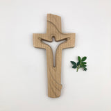 Holzkreuz Kreuz Kruzifix Wandkreuz Kirsche Kirschholz naturbelassen 12 cm mit Korpus Jesus Friedenskreuz Heiliger Geist Geschenk Hauseinzug christlich katholisch Geschenk Frau Mann Opa Oma Pfarrer Bischof Kreuz für die Wand zum Aufhängen 