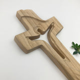 Holzkreuz Kreuz Kruzifix Wandkreuz Kirsche Kirschholz naturbelassen 16 cm mit Korpus Jesus Friedenskreuz Geschenk Hauseinzug christlich katholisch Geschenk Frau Mann Opa Oma Pfarrer Bischof Kreuz für die Wand zum Aufhängen 
