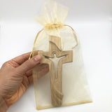 Holzkreuz Kreuz Kruzifix Wandkreuz Kirsche Kirschholz naturbelassen 16 cm mit Korpus Jesus Friedenskreuz Heiliger Geist Geschenk Hauseinzug christlich katholisch Geschenk Frau Mann Opa Oma Pfarrer Bischof Kreuz für die Wand zum Aufhängen 
