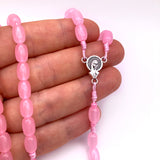 Design-Rosenkranz Unikat handgeknüpft geknüpft Porzellanperlen, Glasperlen Glasrosenkranz Individueller Rosenkranz für Frauen Mädchen Geschenk zur Firmung Erstkommunion Taufe Rosenkranz Geschenk Konfirmation Mädchen hellrosa rosa pink Kommunionsgeschenk Kommunionsrosenkranz Erstkommunion Geschenk Firmung Konifrmation Rosenkranzkette Fisch Fischperle