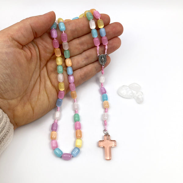 Kinderrosenkranz bunt Geschnek Mädchen ERstkommunion Kommunion pink rosa zuckerlfarben regenbogen regenbogenfarben rosenkranzkette für mädchen weihnachten 