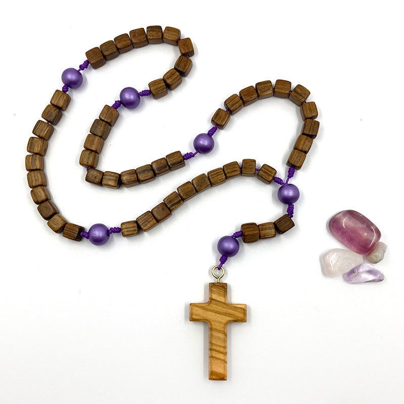 Design-Rosenkranz, Unikat, besonderer Kommunionsrosenkranz, individuell, handgeknüpft, geknüpft, Individueller Rosenkranz für Frauen, Mädchen, Geschenk zur Firmung, Erstkommunion, Taufe,  Rosenkranz lila, violett, braun, Holzrosenkranz, Autorosenkranz, Geschenk Konfirmation, Birnenholz, Olivenholz Kreuz