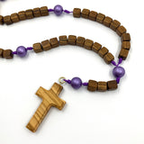 Design-Unikat: Birnenholz-Rosenkranz, violette Zwischenperlen