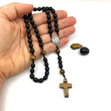 Rosenkranz schwarz Onyx Holz Ebenholz Tigerauge Kreuz Zwischenperlen Geschenk Pfarrer Priester Priesterweihe Junge Mann Opa Kommunion ERstkommunion Firmung Konfirmation schwarzer Autorosenkranz heiliger Benedikt Benediktus