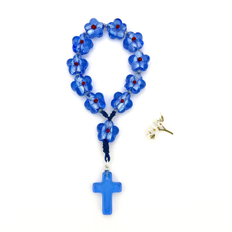 kleiner Design-Rosenkranz Unikat, besonderer Rosenkranz für Mädchen Mädchen als Geschenk zur Taufe, Taufrosenrkanz Erstkommunion, Kommunion, Taufe, Taufgeschenk, individuell, handgeknüpft, Unikat, geknüpft, Individueller Rosenkranz für Jungen Kinderrosenkranz Bub Geschenk für Mä zur Firmung Konfirmation Glasrosenkranz außergewöhnlich blumenrosenkranz Geschenk Konfirmation Jungen, Jugendweihe, blau, bunt, kurzer, Zehner Rosenkranz, klein kurz blaue blumen blumenperlen dunkelblau blau