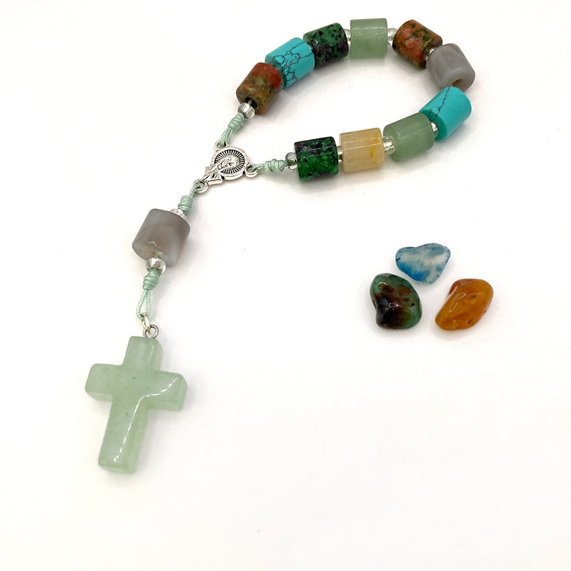 Design-Rosenkranz Unikat besonderer Rosenkranz für Jungen Konfirmation Firmung individuell  Taufe Taufgeschenk Kommunion Erstkommunion Geschenk handgeknüpft Unikat geknüpft Individueller Rosenkranz für Jungen Männer Geschenk zur Firmung Rosenkranzkette bunt grün blau personalisiert Edelsteinperlen Edelsteinrosenkranz, Geschenk Konfirmation Jungen Jugendweihe blau,bunt kurzer Zehner Rosenkranz klein kurz bunt grün aventurin