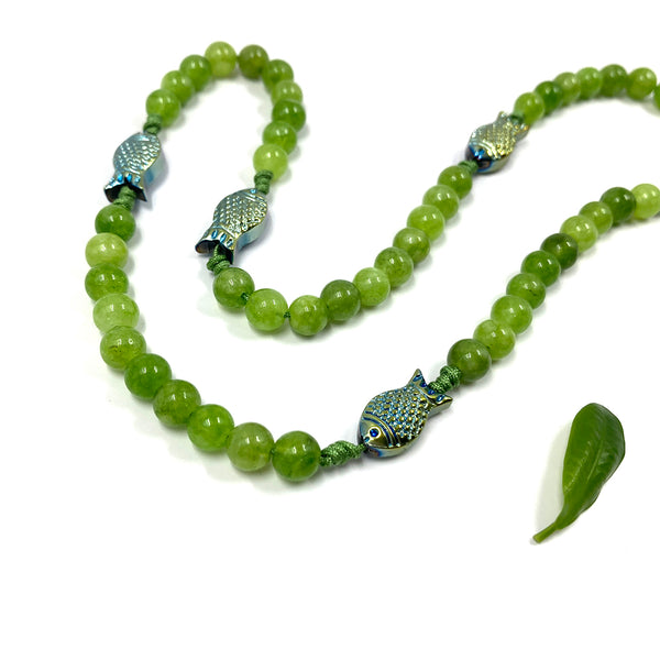 Design Rosenkranz Unikat individuell geknüpft handgeknüpft Edelstein Edelsteinrosenkranz Perlen Peridot grün Edelsteinkreuz Geschenk Bub Junge Mann Konfirmation Firmung Erstkommunion Kommunion Fisch Fischperlen Zwischenperlen 6 mm Autorosenkranz Rosenkranz Jugendweihe Katholisch christlich 