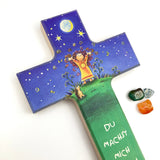 Taufgeschenk Kreuz Holzkreuz schönes Motiv blau grün Kind Sterne Mond Geschenk zur Taufe für Mädchen Jungen christliches katholisches Taufgeschenk Geschenk zur Geburt Kinderkreuz Wandkreuz 16 cm bunt Spruch du machst mich stark 