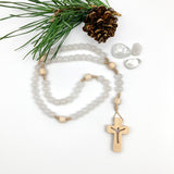 Rosenkranz Nonnen Goldenstein Klosterschwestern Salzburg drei schwestern Goldenstein Zirbe Zirbenholzperlen handgemachter Rosenkranz Österreichhandgefertogt handgeknüpft Spende Spenden limitierte Rosenkranz Edition Rosenkranz kaufen Österreich