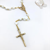 echt Perlmutt Rosenkranz weiß weiss Mittelstück Herz gold mit Herz Herzchen Zwischenperlen goldfarben Rosenkranzdose Dose für Rosenkranz kommunionsrosenkranz rosenkranzkette echt perlmut kommunionsgeschenk Erstkommunion Etui Aufbewahrung Rosenkranz Metalldose Schmuckdose Schmuckaufbewahrung Taufschmuck Geschenk Konfirmation Firmung KommunionErstkommunion Taufe Taufgeschenk für Mädchen katholisches 